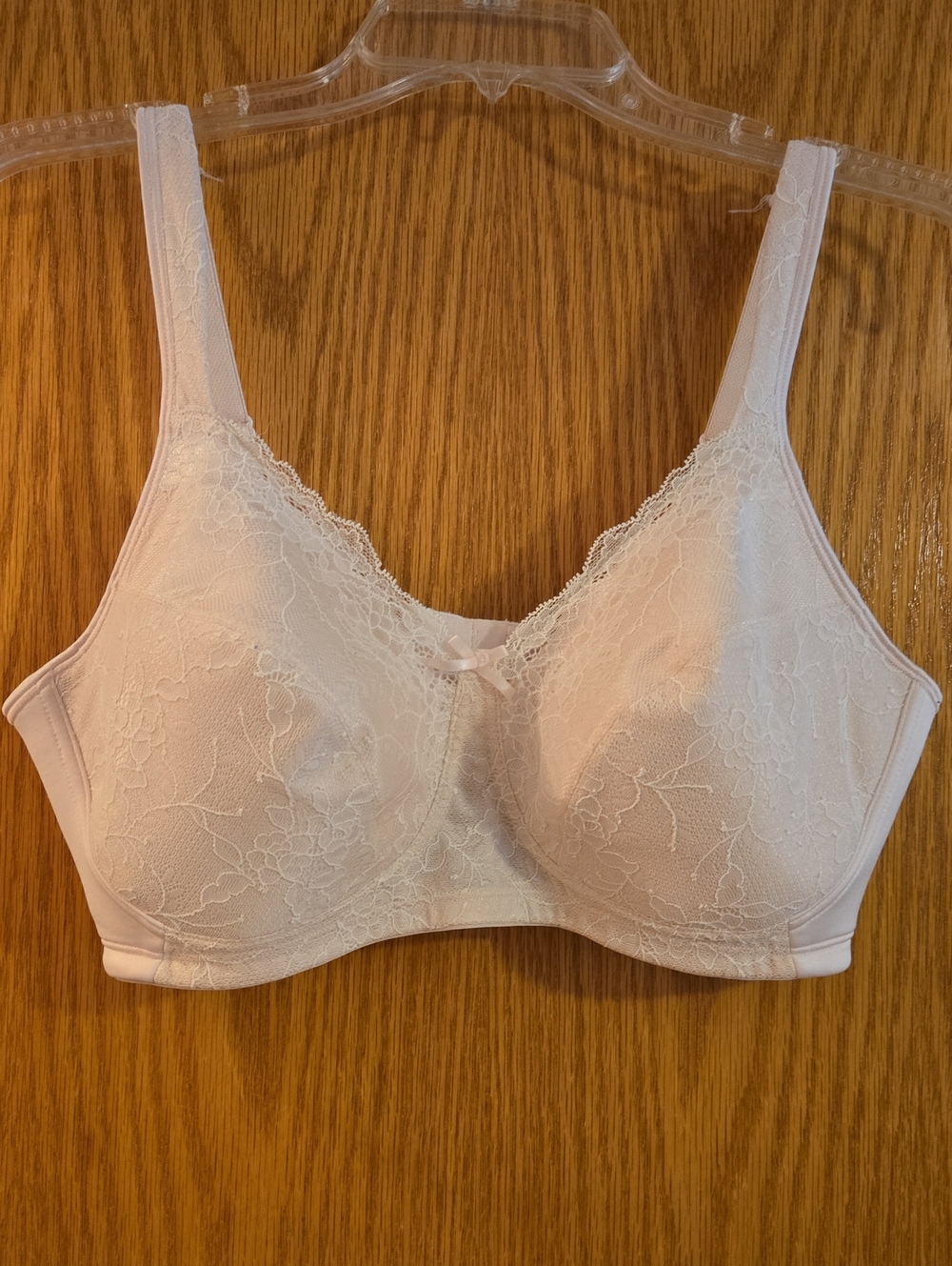 Playtex Soft Pink Lace Wireless Comfort Bra